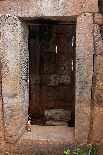 41-Prasat Khorn Buri-006